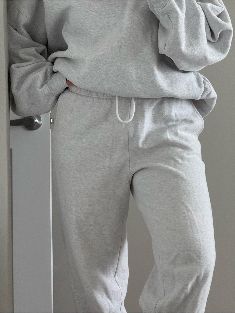 TNA Light Heather Gray sweatpants - Picture 2 of 5